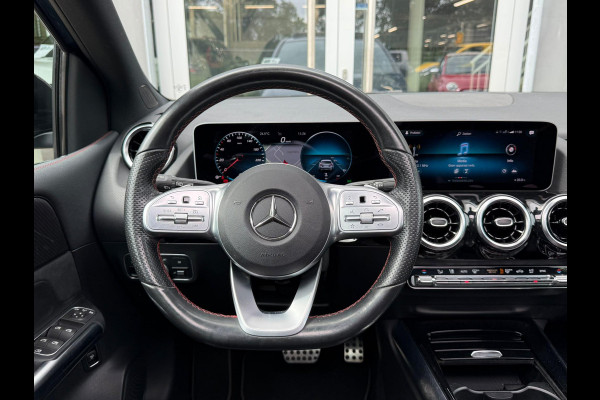 Mercedes-Benz B-Klasse 200 Bus. Solution AMG Night|Pano|Carplay|Sfeer|Cam|Trekhaak