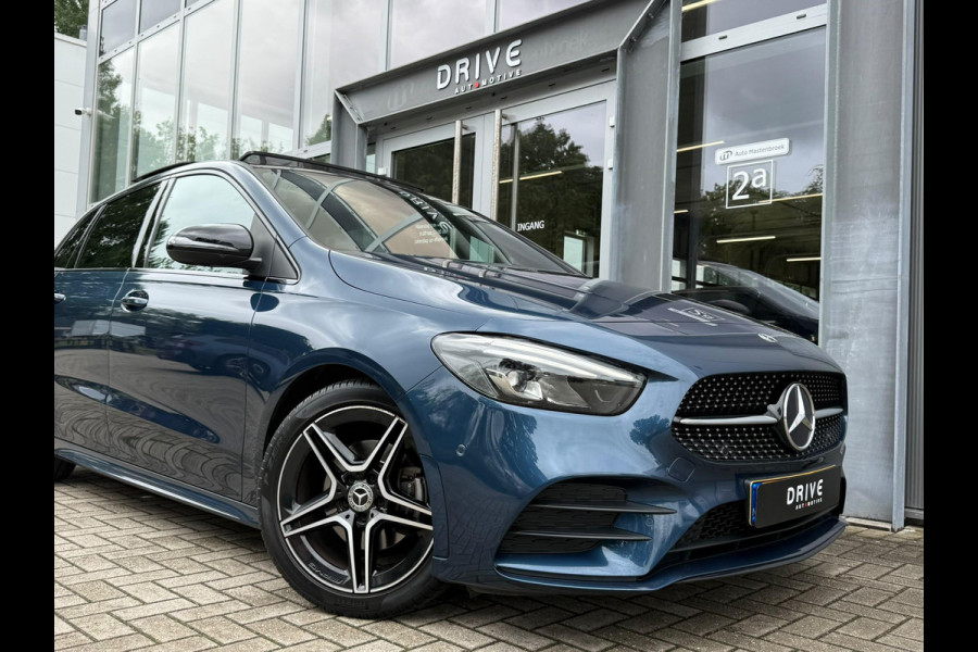 Mercedes-Benz B-Klasse 200 Bus. Solution AMG Night|Pano|Carplay|Sfeer|Cam|Trekhaak