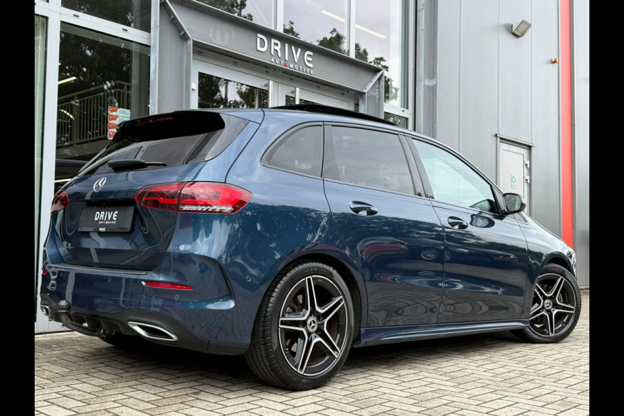Mercedes-Benz B-Klasse 200 Bus. Solution AMG Night|Pano|Carplay|Sfeer|Cam|Trekhaak
