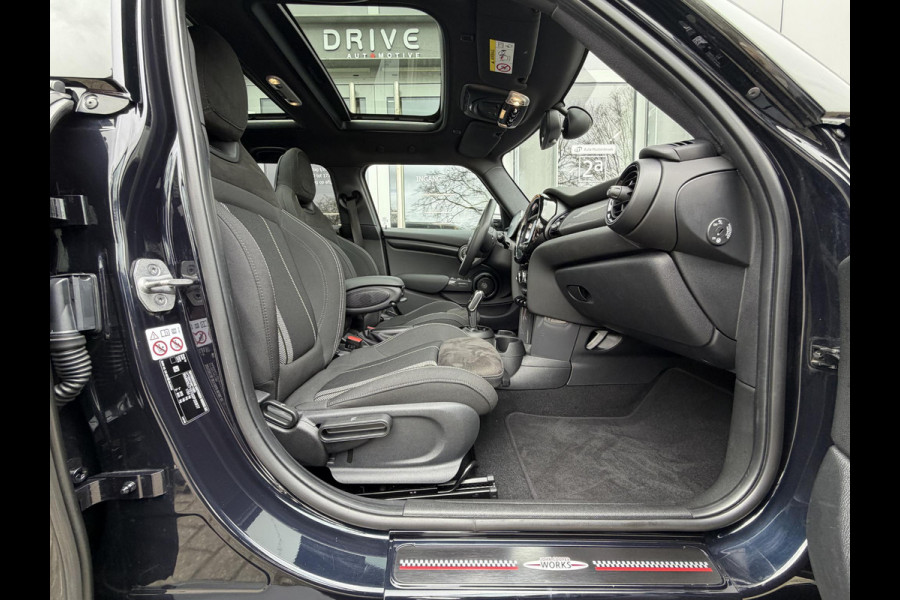 MINI 5-deurs 1.5 Cooper Dalston Edition JCW|Pano|H/K|Enigmatic Black