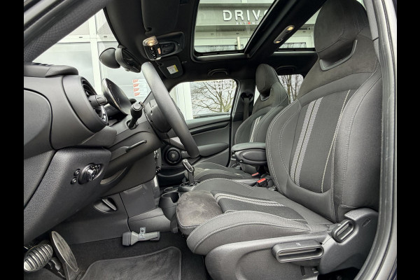 MINI 5-deurs 1.5 Cooper Dalston Edition JCW|Pano|H/K|Enigmatic Black