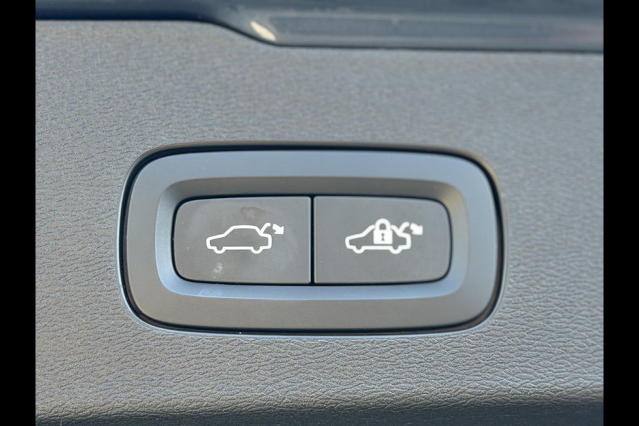 Volvo V60 2.0 T6 Plug-in hybrid 350Pk AWD Plus Dark Long Range|Pano|H/K|360Cam|Pilot|Trekhaak