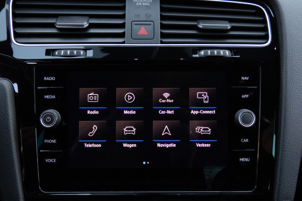 Volkswagen Golf 1.5 TSI R-Line | ACC | Panoramadak | Apple carplay | LED | Navi | Camera