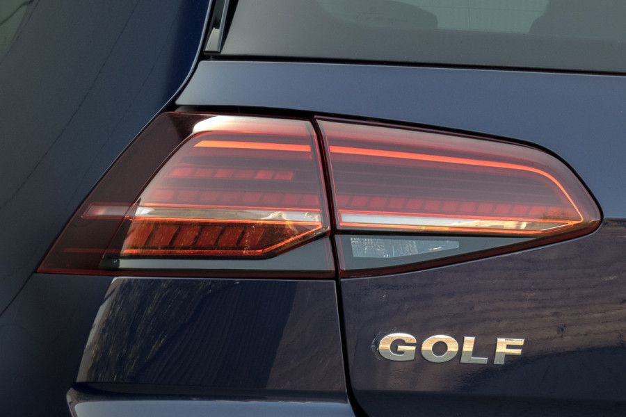 Volkswagen Golf 1.5 TSI R-Line | ACC | Panoramadak | Apple carplay | LED | Navi | Camera