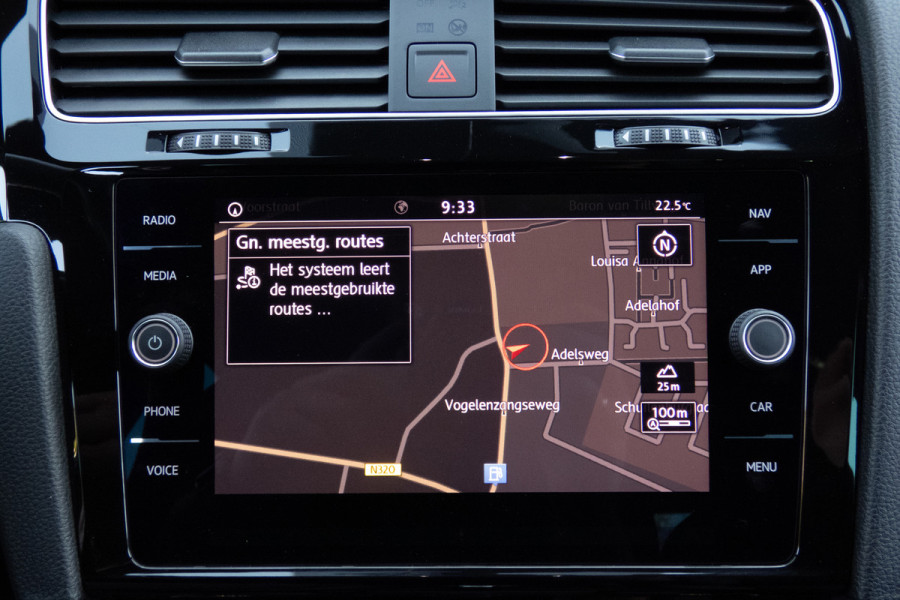 Volkswagen Golf 1.5 TSI R-Line | ACC | Panoramadak | Apple carplay | LED | Navi | Camera