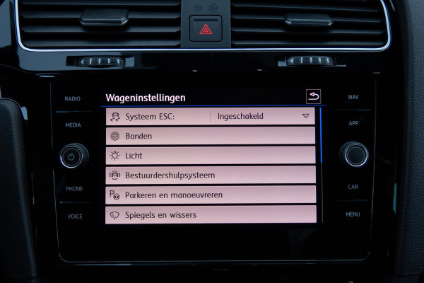 Volkswagen Golf 1.5 TSI R-Line | ACC | Panoramadak | Apple carplay | LED | Navi | Camera