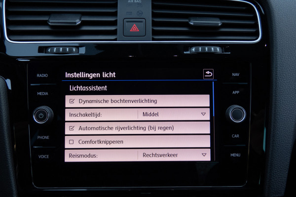 Volkswagen Golf 1.5 TSI R-Line | ACC | Panoramadak | Apple carplay | LED | Navi | Camera