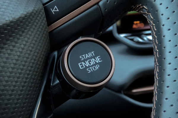 CUPRA Terramar 1.5 TSI e-Hybrid VZ Performance | Panoramadak | ACC | Matrix LED | 360° | Stoel & Stuurverwarming