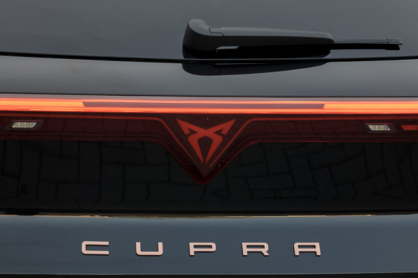 CUPRA Terramar 1.5 TSI e-Hybrid VZ Performance | Panoramadak | ACC | Matrix LED | 360° | Stoel & Stuurverwarming
