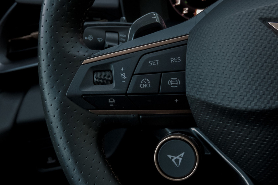 CUPRA Terramar 1.5 TSI e-Hybrid VZ Performance | Panoramadak | ACC | Matrix LED | 360° | Stoel & Stuurverwarming