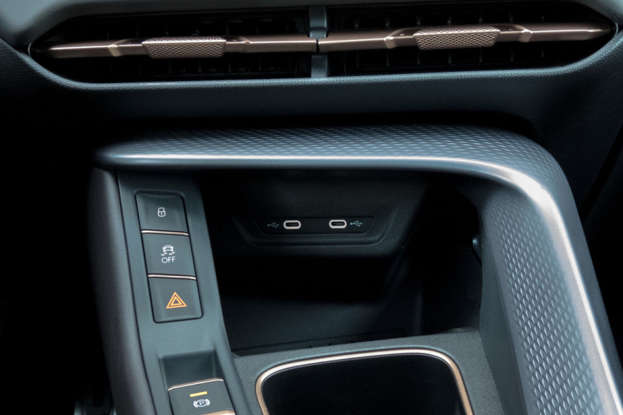 CUPRA Terramar 1.5 TSI e-Hybrid VZ Performance | Panoramadak | ACC | Matrix LED | 360° | Stoel & Stuurverwarming