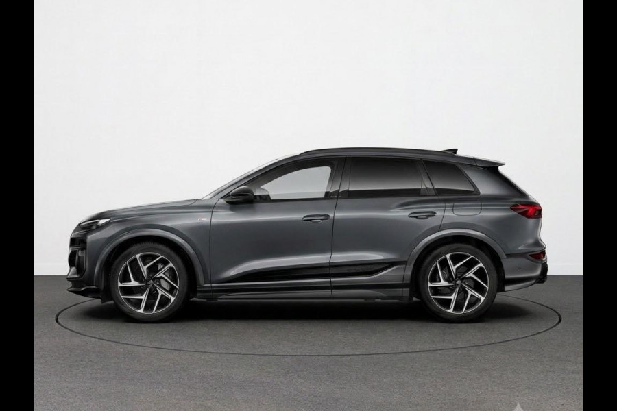 Audi Q6 e-tron S edition 83 Kwh 252 pk | Glazen panoramadak | Trekhaak, mechanisch draaibaar | Exterieurpakket zwart | Warmtewerend glas donker tint |