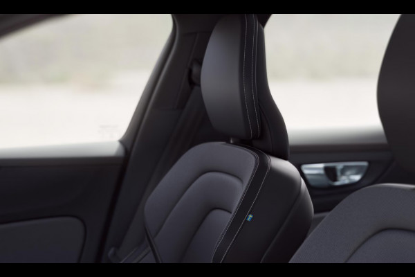 Volvo V60 T6 333PK Automaat Plug-in hybrid AWD Plus Dark Adaptive Cruise Control/ Apple Carplay/ Android Auto/ Achteruitrijcamera/ Parkeersensoren voor en achter/ Stoelverwarming/ Stuurverwarming/ Elektrisch bedienbare stoelen met geheugen