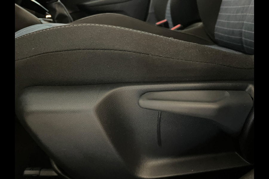 Peugeot 208 1.2 PureTech Like AIRCO NAVI CRUISE BLUEOOTH APPLE CARPLAY METALLIC LAK ZEER NETTE AUTO