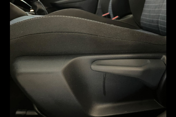 Peugeot 208 1.2 PureTech Like AIRCO NAVI CRUISE BLUEOOTH APPLE CARPLAY METALLIC LAK ZEER NETTE AUTO