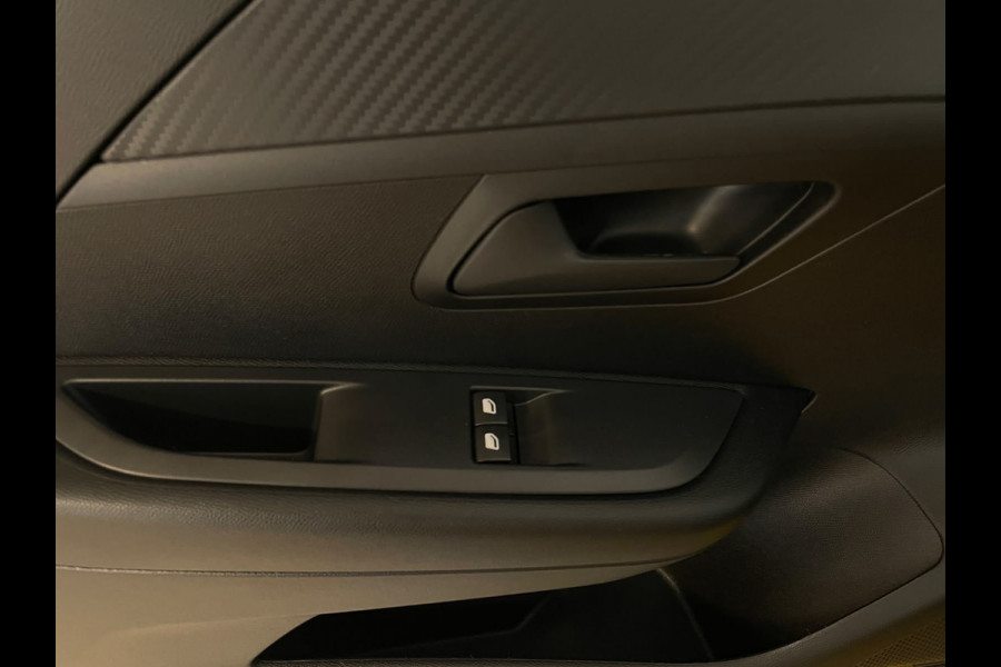 Peugeot 208 1.2 PureTech Like AIRCO NAVI CRUISE BLUEOOTH APPLE CARPLAY METALLIC LAK ZEER NETTE AUTO