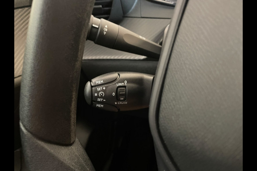Peugeot 208 1.2 PureTech Like AIRCO NAVI CRUISE BLUEOOTH APPLE CARPLAY METALLIC LAK ZEER NETTE AUTO