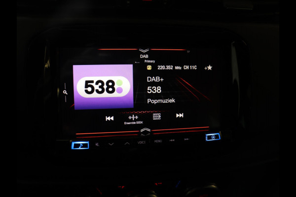 Alfa Romeo Giulietta 1.4 Turbo Sport | Gele accenten | Carplay | Park assist | Climate control | Cruise control | Carbon interieur | Full LED