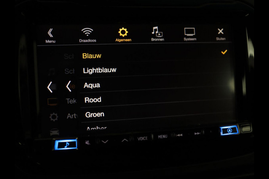 Alfa Romeo Giulietta 1.4 Turbo Sport | Gele accenten | Carplay | Park assist | Climate control | Cruise control | Carbon interieur | Full LED