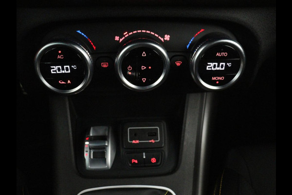 Alfa Romeo Giulietta 1.4 Turbo Sport | Gele accenten | Carplay | Park assist | Climate control | Cruise control | Carbon interieur | Full LED