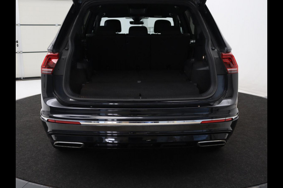 Volkswagen Tiguan Allspace 1.5 TSI Comfortline Business R-Line 7p. | Adaptive cruise | Virtual Dashboard | Carplay | Sfeerverlichting | Full LED | Climate control | Camera | Park assist | Navigatie |