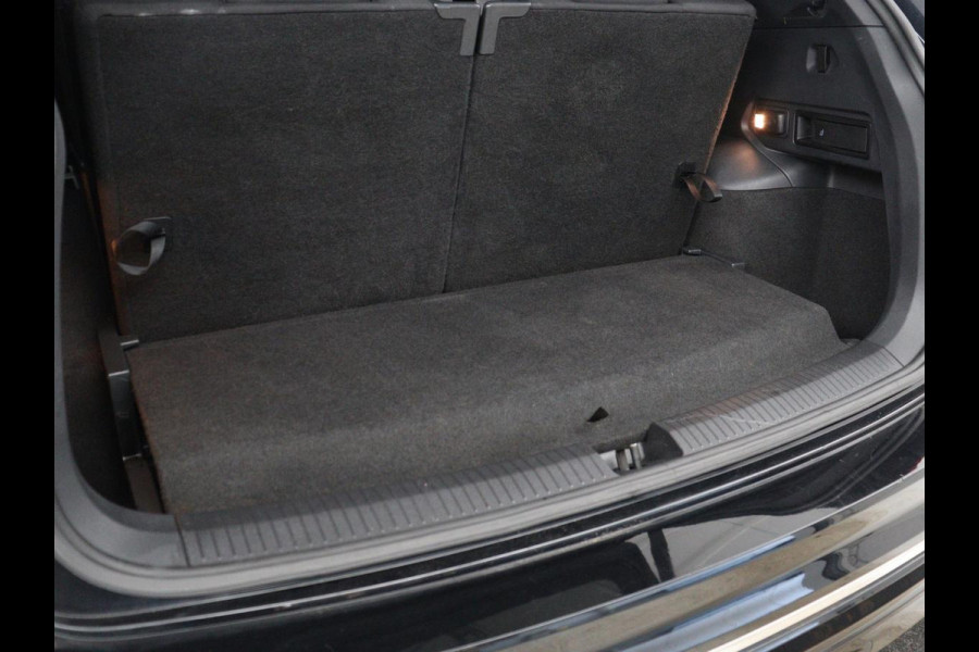 Volkswagen Tiguan Allspace 1.5 TSI Comfortline Business R-Line 7p. | Adaptive cruise | Virtual Dashboard | Carplay | Sfeerverlichting | Full LED | Climate control | Camera | Park assist | Navigatie |