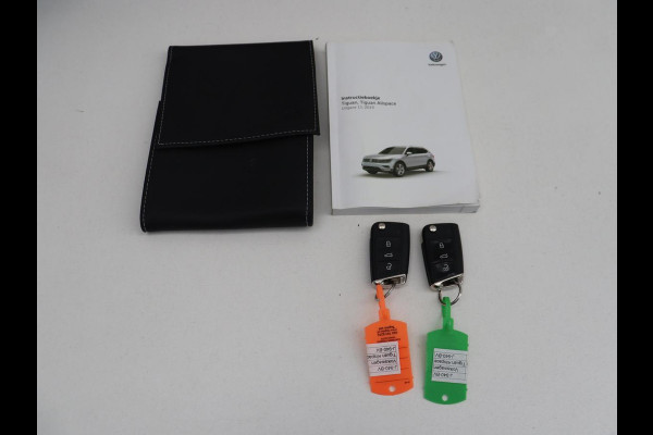Volkswagen Tiguan Allspace 1.5 TSI Comfortline Business R-Line 7p. | Adaptive cruise | Virtual Dashboard | Carplay | Sfeerverlichting | Full LED | Climate control | Camera | Park assist | Navigatie |