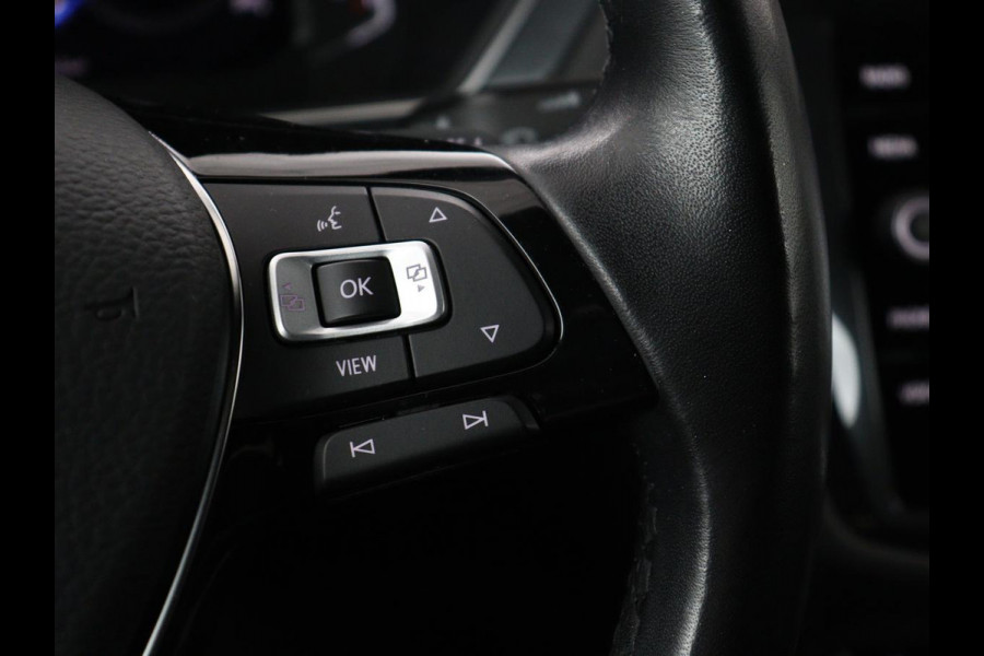 Volkswagen Tiguan Allspace 1.5 TSI Comfortline Business R-Line 7p. | Adaptive cruise | Virtual Dashboard | Carplay | Sfeerverlichting | Full LED | Climate control | Camera | Park assist | Navigatie |