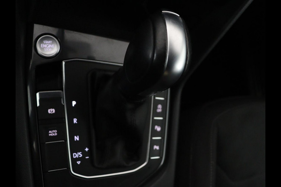 Volkswagen Tiguan Allspace 1.5 TSI Comfortline Business R-Line 7p. | Adaptive cruise | Virtual Dashboard | Carplay | Sfeerverlichting | Full LED | Climate control | Camera | Park assist | Navigatie |