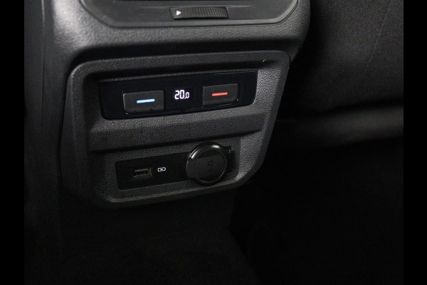 Volkswagen Tiguan Allspace 1.5 TSI Comfortline Business R-Line 7p. | Adaptive cruise | Virtual Dashboard | Carplay | Sfeerverlichting | Full LED | Climate control | Camera | Park assist | Navigatie |