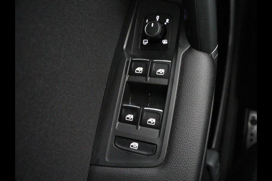 Volkswagen Tiguan Allspace 1.5 TSI Comfortline Business R-Line 7p. | Adaptive cruise | Virtual Dashboard | Carplay | Sfeerverlichting | Full LED | Climate control | Camera | Park assist | Navigatie |