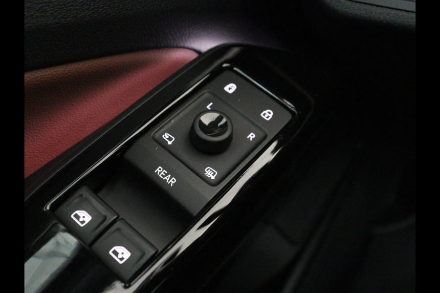 Volkswagen ID.5 Pro 77 kWh | SOH 93,5% | Memory | Leder/alcantara | Stuur/stoel verwarming | Climate control | Adaptive cruise | Sfeerverlichting | Camera | Park assist | Trekhaak |