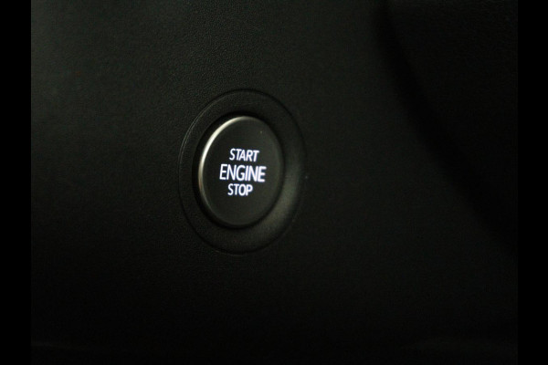Volkswagen ID.5 Pro 77 kWh | SOH 93,5% | Memory | Leder/alcantara | Stuur/stoel verwarming | Climate control | Adaptive cruise | Sfeerverlichting | Camera | Park assist | Trekhaak |