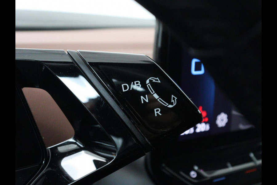 Volkswagen ID.5 Pro 77 kWh | SOH 93,5% | Memory | Leder/alcantara | Stuur/stoel verwarming | Climate control | Adaptive cruise | Sfeerverlichting | Camera | Park assist | Trekhaak |