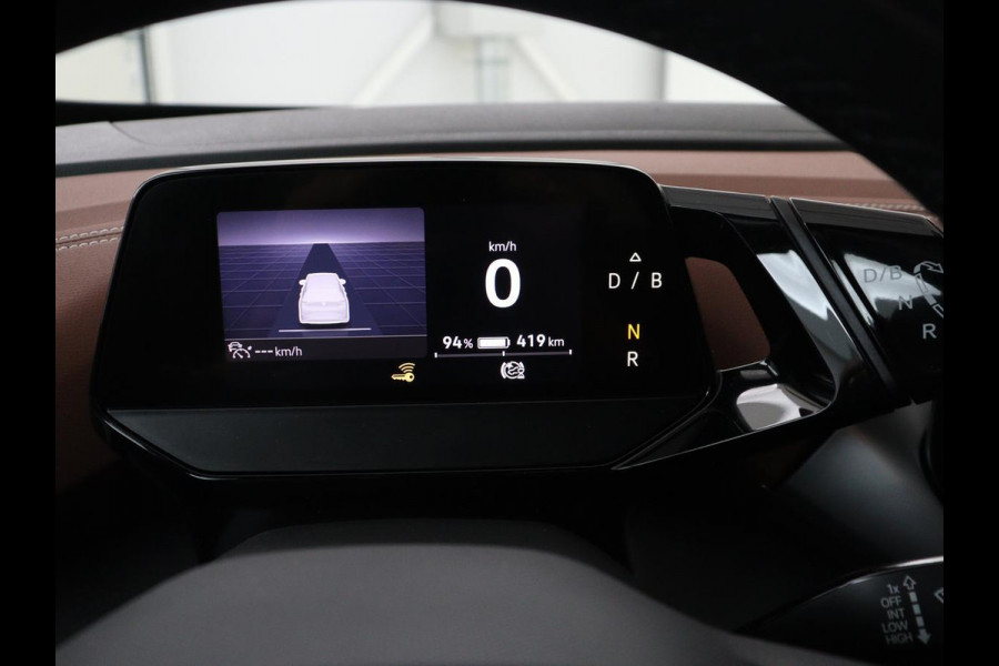 Volkswagen ID.5 Pro 77 kWh | SOH 93,5% | Memory | Leder/alcantara | Stuur/stoel verwarming | Climate control | Adaptive cruise | Sfeerverlichting | Camera | Park assist | Trekhaak |