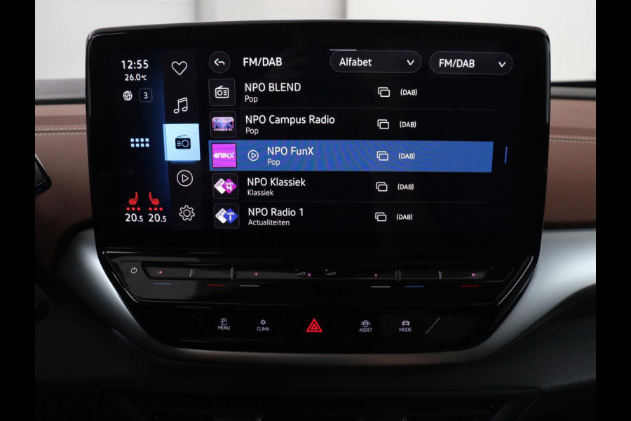 Volkswagen ID.5 Pro 77 kWh | SOH 93,5% | Memory | Leder/alcantara | Stuur/stoel verwarming | Climate control | Adaptive cruise | Sfeerverlichting | Camera | Park assist | Trekhaak |