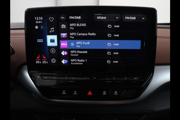 Volkswagen ID.5 Pro 77 kWh | SOH 93,5% | Memory | Leder/alcantara | Stuur/stoel verwarming | Climate control | Adaptive cruise | Sfeerverlichting | Camera | Park assist | Trekhaak |