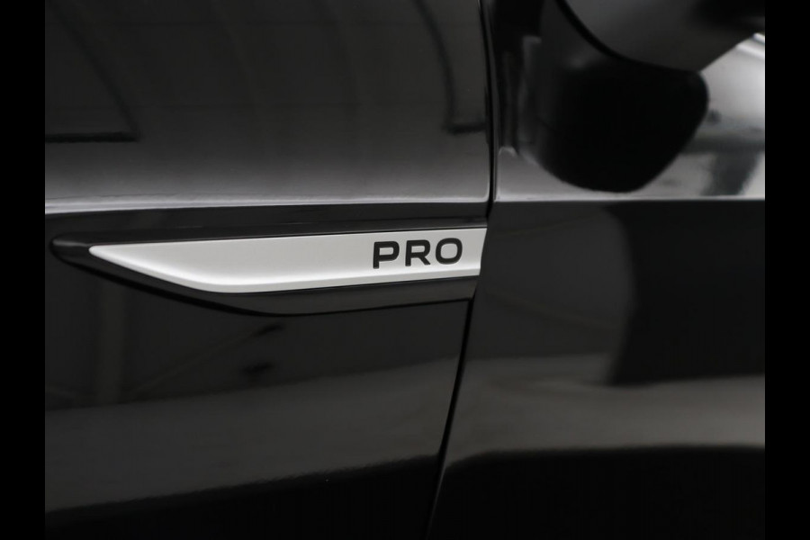 Volkswagen ID.5 Pro 77 kWh | SOH 93,5% | Memory | Leder/alcantara | Stuur/stoel verwarming | Climate control | Adaptive cruise | Sfeerverlichting | Camera | Park assist | Trekhaak |