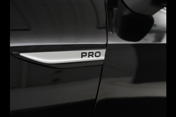 Volkswagen ID.5 Pro 77 kWh | SOH 93,5% | Memory | Leder/alcantara | Stuur/stoel verwarming | Climate control | Adaptive cruise | Sfeerverlichting | Camera | Park assist | Trekhaak |