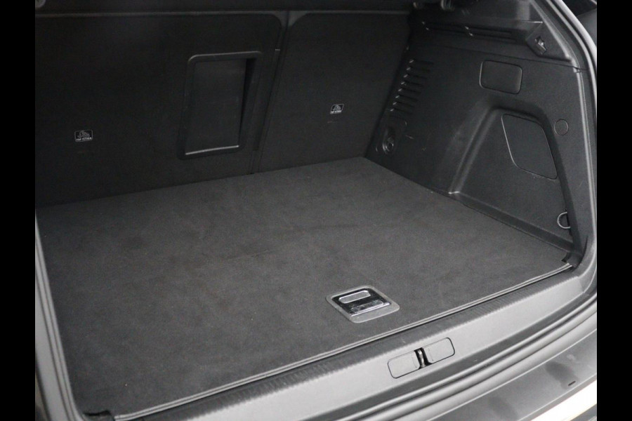 Peugeot 3008 1.6 HYbrid 225 Active Pack Business | SOH 98.8% | Half Leder | Adaptive cruise | 360 camera | Carplay | Climate control | Dodehoek detectie | DAB |