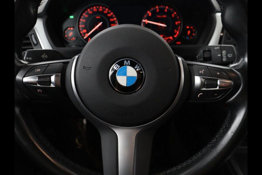 BMW 3 Serie Touring 318i M Sport Corporate Lease | Leder | Stoelverwarming | Bluetooth | Navigatie | Cruise control | Park assist | Climate control |
