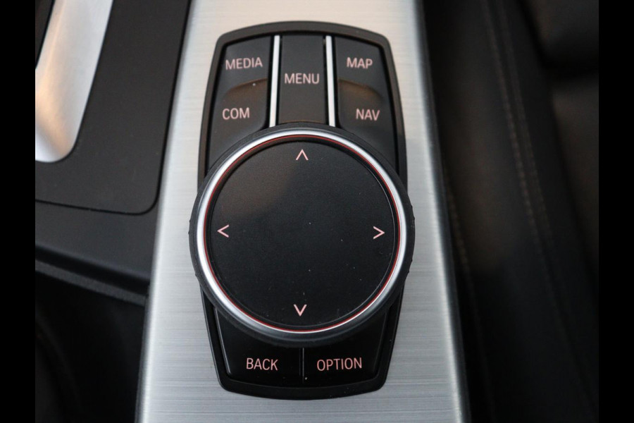 BMW 3 Serie Touring 318i M Sport Corporate Lease | Leder | Stoelverwarming | Bluetooth | Navigatie | Cruise control | Park assist | Climate control |
