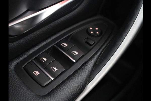BMW 3 Serie Touring 318i M Sport Corporate Lease | Leder | Stoelverwarming | Bluetooth | Navigatie | Cruise control | Park assist | Climate control |