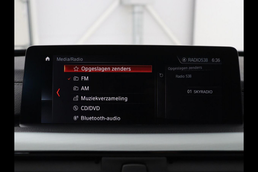 BMW 3 Serie Touring 318i M Sport Corporate Lease | Leder | Stoelverwarming | Bluetooth | Navigatie | Cruise control | Park assist | Climate control |