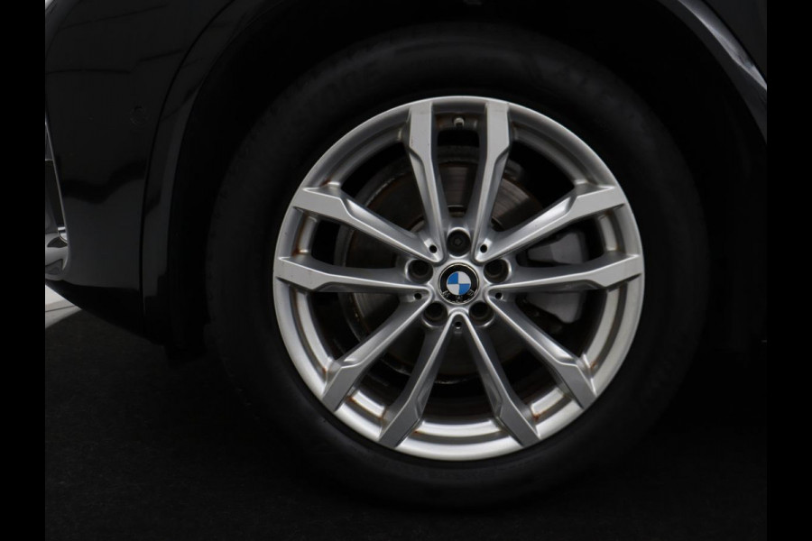 BMW X3 xDrive20i High Executive M-sport | Panoramadak | Head-up | Leder | Adaptive cruise | Camera | Park assist | Climate control | Stoelverwarming | Full LED | 3 zone klimaat |