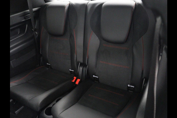 Mercedes-Benz GLB 200 Business Solution AMG 7p. | Panoramadak | Elec. Trekhaak | Half Leder | Memory | Sfeerverlichting | Stoelverwarming | Camera | Park assist |