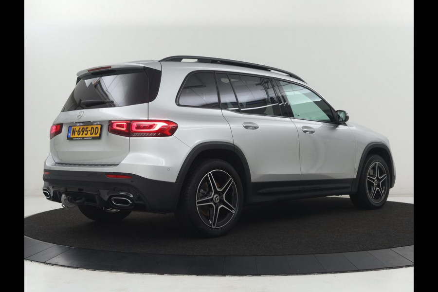 Mercedes-Benz GLB 200 Business Solution AMG 7p. | Panoramadak | Elec. Trekhaak | Half Leder | Memory | Sfeerverlichting | Stoelverwarming | Camera | Park assist |