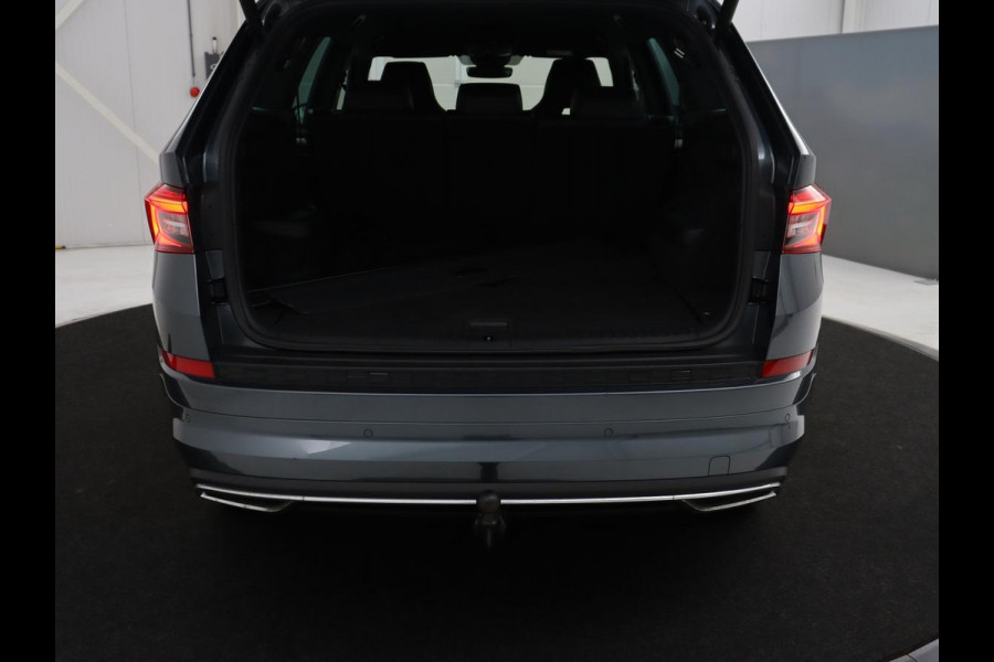 Škoda Kodiaq 1.5 TSI Sportline Business 7p. | Trekhaak | Memory | Stuur/stoel verwarming | Leder/alcantara | Carplay | Adaptive cruise | Camera | Park assist | Dodehoek detectie |