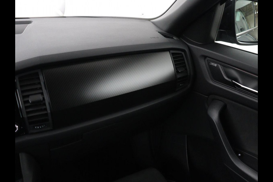 Škoda Kodiaq 1.5 TSI Sportline Business 7p. | Trekhaak | Memory | Stuur/stoel verwarming | Leder/alcantara | Carplay | Adaptive cruise | Camera | Park assist | Dodehoek detectie |