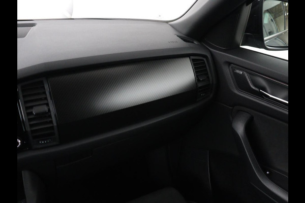 Škoda Kodiaq 1.5 TSI Sportline Business 7p. | Trekhaak | Memory | Stuur/stoel verwarming | Leder/alcantara | Carplay | Adaptive cruise | Camera | Park assist | Dodehoek detectie |